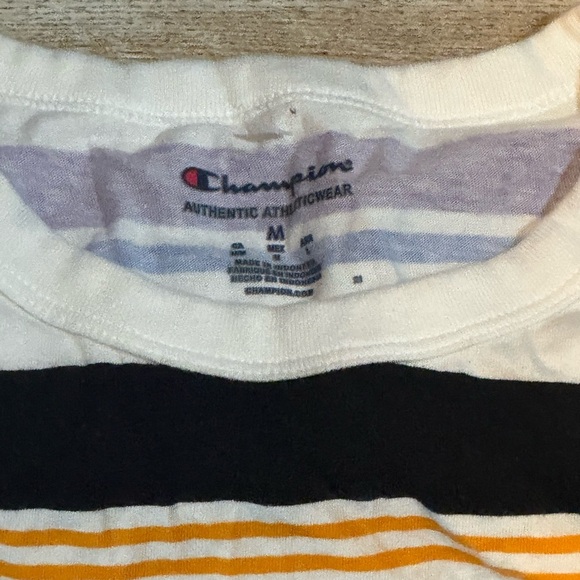 Six Graphic Tees Size Medium - Picture 5 of 13